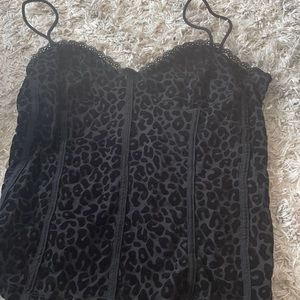 Mesh cheetah black tank top.